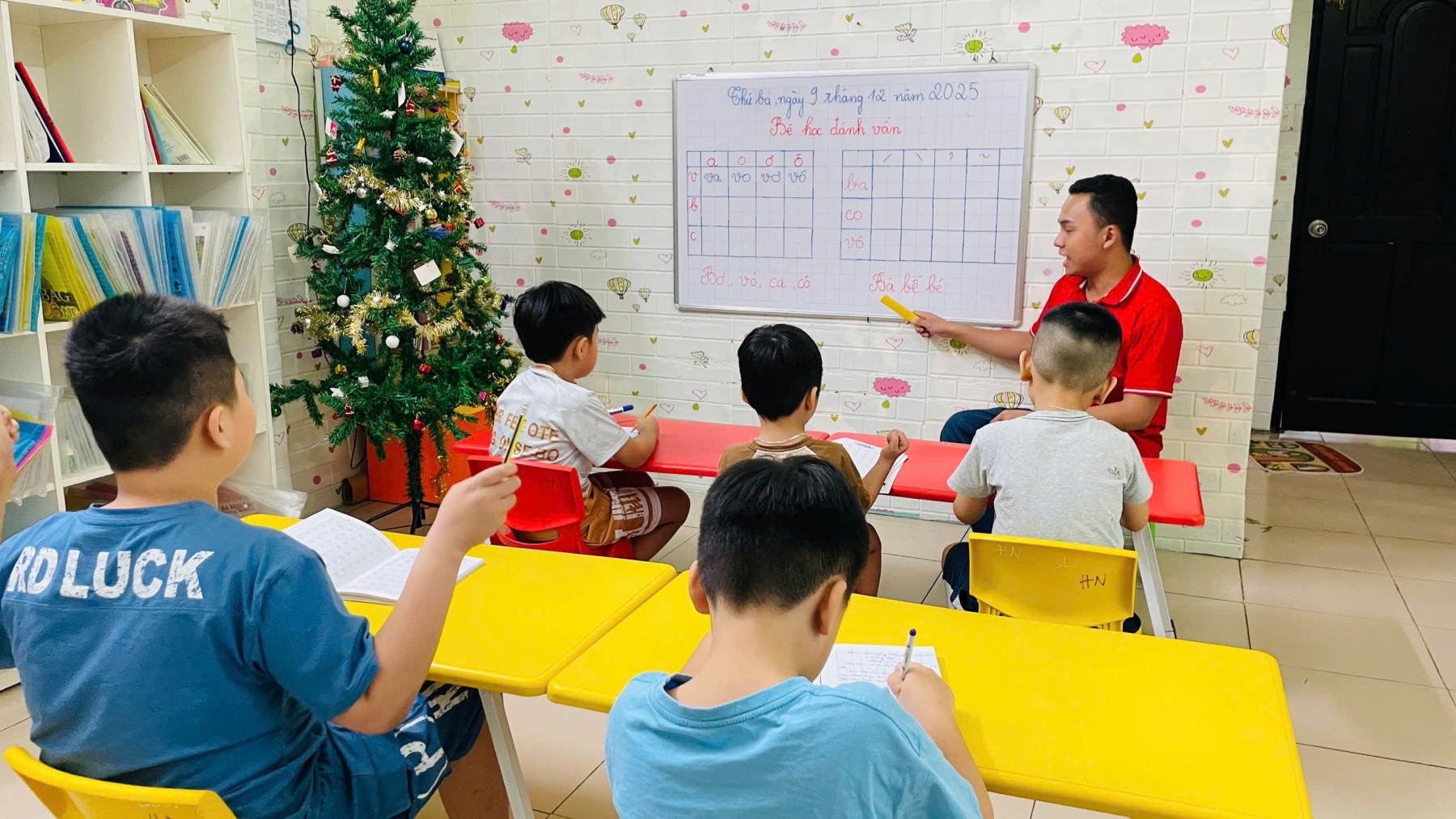Hoạt động giáo dục